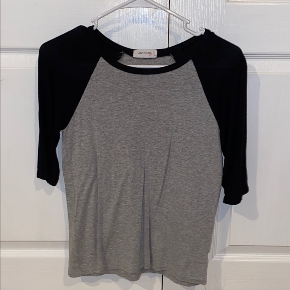 mid sleeve black and grey top